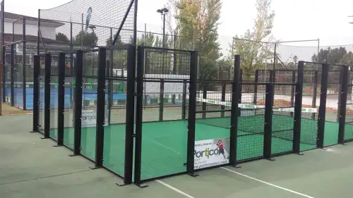 Event Mini Court in Spanien