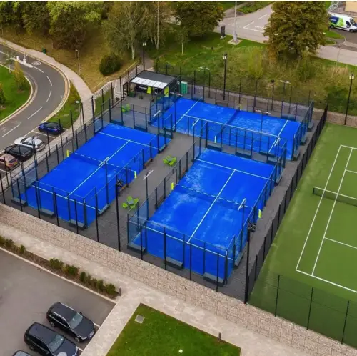 Pure Padel Alderley Park im Vereinigten Königreich